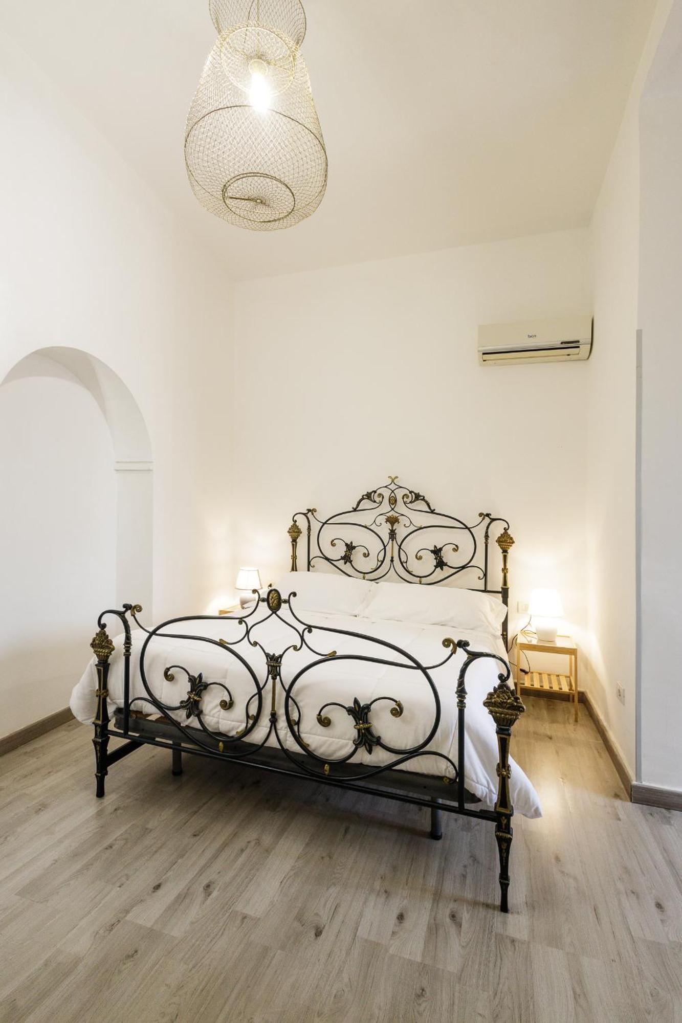 Civico13 Bed and Breakfast Νάπολη Εξωτερικό φωτογραφία